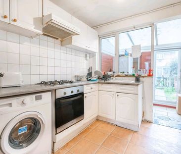 Studio Flat, Dee St, E14 - Photo 4