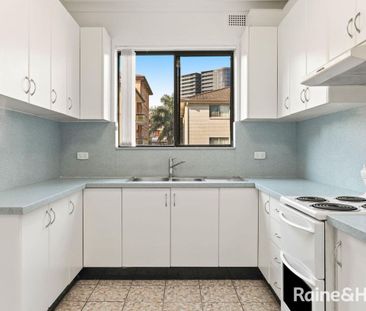 2 BEDROOM APARTMENT MOMENTS AWAY FROM HURSTVILLE STATION - Photo 2