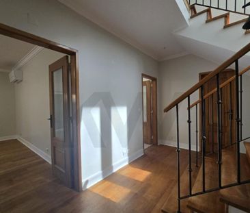 4 room luxury House for rent in Charneca de Caparica, Portugal - Photo 1