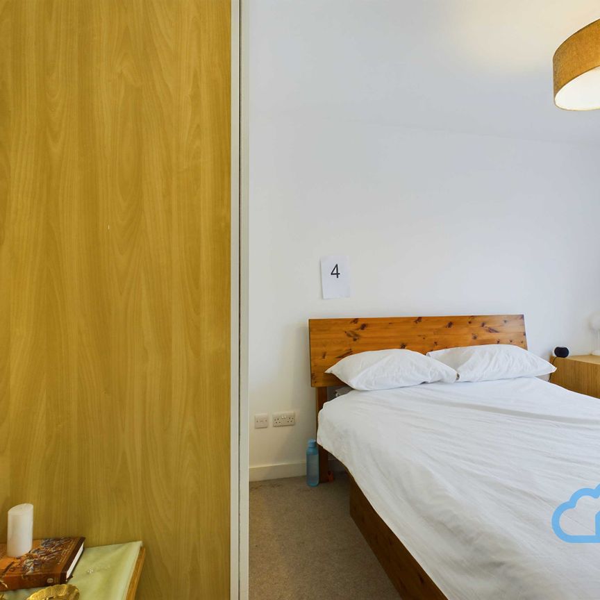 RM4 Trafalgar Gardens | Stepney Green | London | E1 3FW - Photo 1