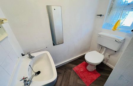 Foxglove Road, Dudley, DY1 3NQ - Photo 4