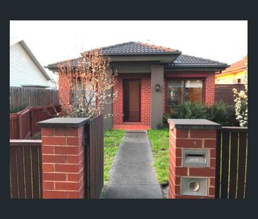 2 Bedroom Unit in Highly Convenient Location! - Photo 6