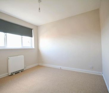3 bedroom maisonette to rent - Photo 3