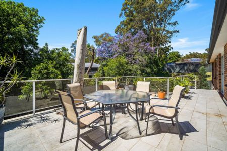 Contemporary Family Home with Poolside Entertaining & Leafy Outlooks - Photo 2