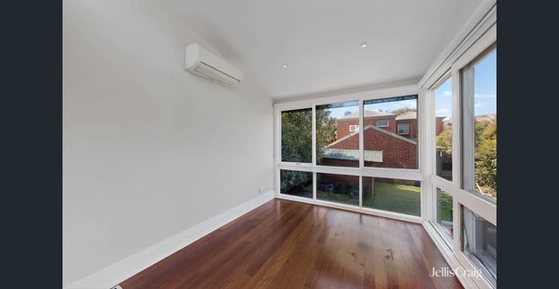 ‘MAYREEF’ – A Welcoming Family Living - Photo 1