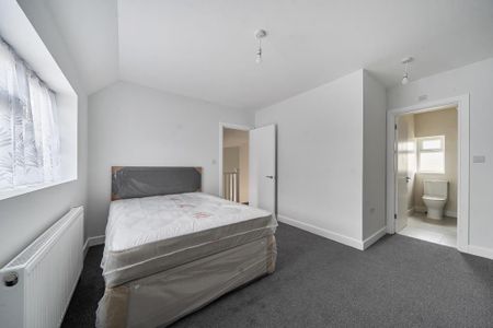 5 bedroom semi-detached house to rent - Photo 5