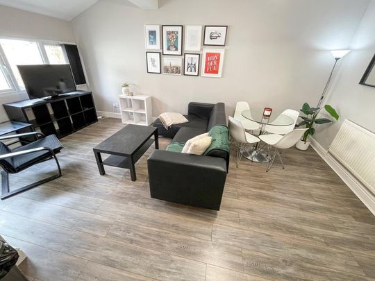 4 bedroom terraced house to rent - Photo 1