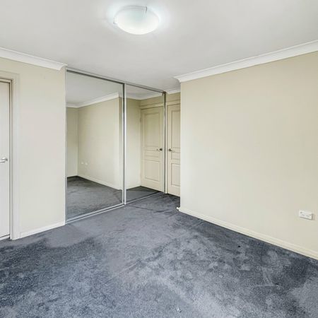 Split Level 2-Bedroom Apartment in Homebush West! - Photo 3