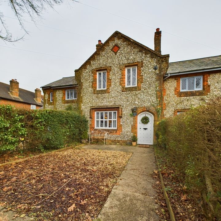 3 bed cottage to rent in Elm Road, Penn, High Wycombe, Buckinghamshire - Photo 1