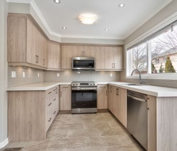 For Lease - 1337 Goldhawk Trail, Oakville, Ontario - Photo 4