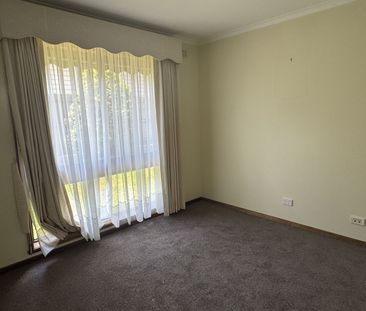 CHARMING 3 BEDROOM HOME - Photo 5