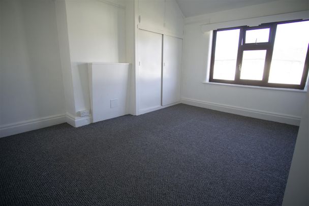 3-Bed House to Let on Malvern Avenue, Preston - Photo 1