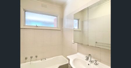 Immaculate ✧ Bayside Locale ✧ Cosy As - Photo 5