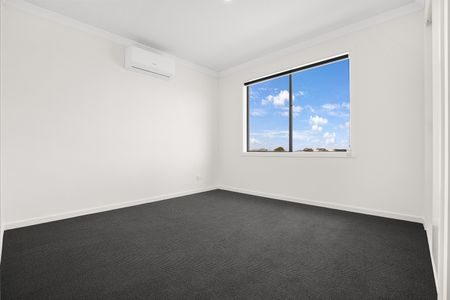 12 Valais Street, Wollert VIC 3750 - Townhouse For Rent | Domain - Photo 2