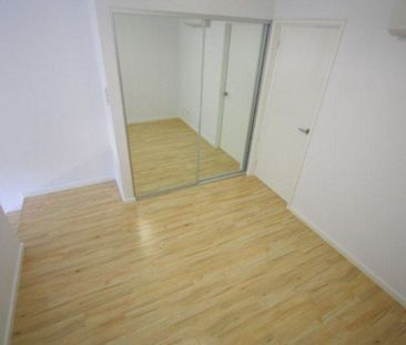 Charming Close to City Centre - Photo 2