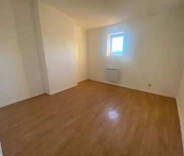 Location Appartement 3 pièces 73m² - Photo 3