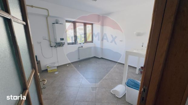 Ultracentral, ideal firma, etaj 1, stradal - Fotografie 1