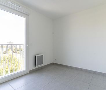 location Appartement F3 DE 60.9m² À MARSEILLE - Photo 3