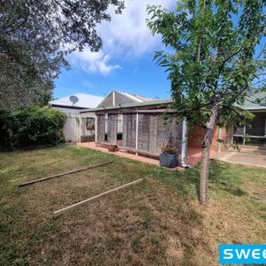 Outstanding Family Home! - Photo 3