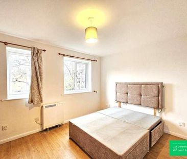 Blackdown Close, N2 - Photo 3