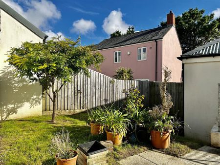 3 bedroom semi-detached house to rent - Photo 3