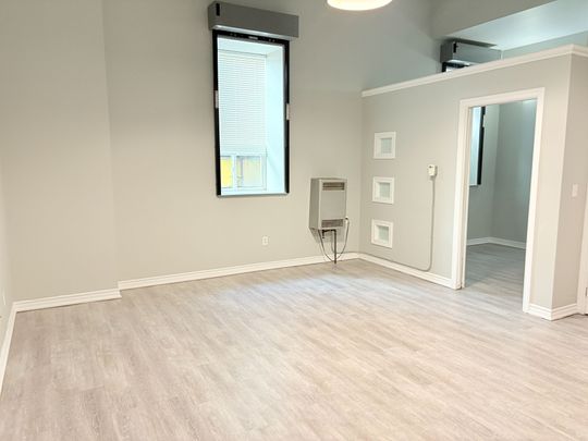 For Lease - 19 Dunlop Street Unit# 104, Barrie, Ontario - Photo 1