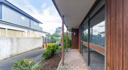 Prime Hamilton Living - Clifton Terrace Townhouse for Rent - Photo 3