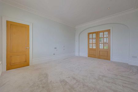 6 bedroom detached house to rent - Photo 4