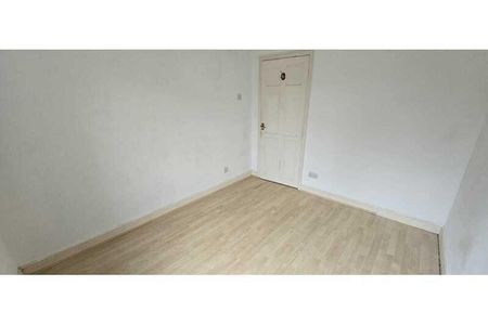 4 bedroom detached house to rent - Photo 5