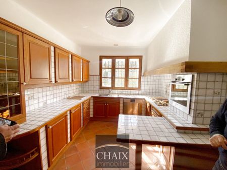 Location Maison 5 pièces 168m² AUBAGNE 13400 - Photo 2