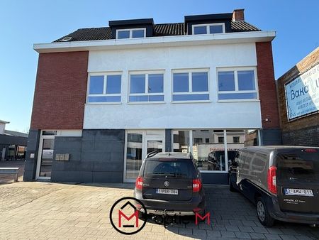 Gerenoveerd appartement met terras en 2 slpks - Photo 4