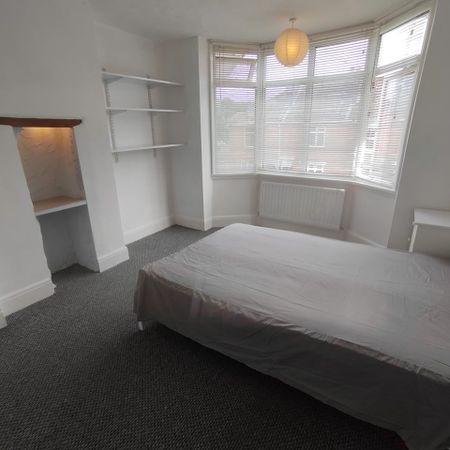 Room in a Shared House, Pointout Road, SO16 - Photo 3