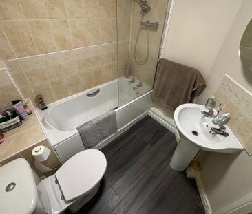 2 bedroom flat to rent - Photo 6
