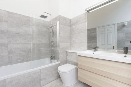 3 bedroom maisonette to rent - Photo 2