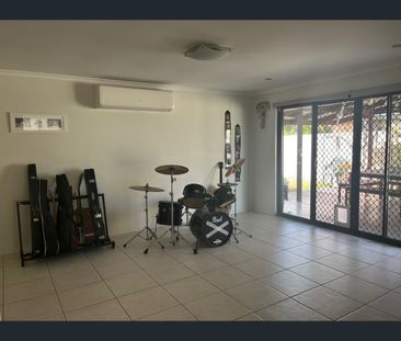 7 Isabella Court, Heritage Park, Qld 4118 - Photo 1