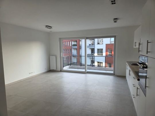 Appartement te huur - Photo 1