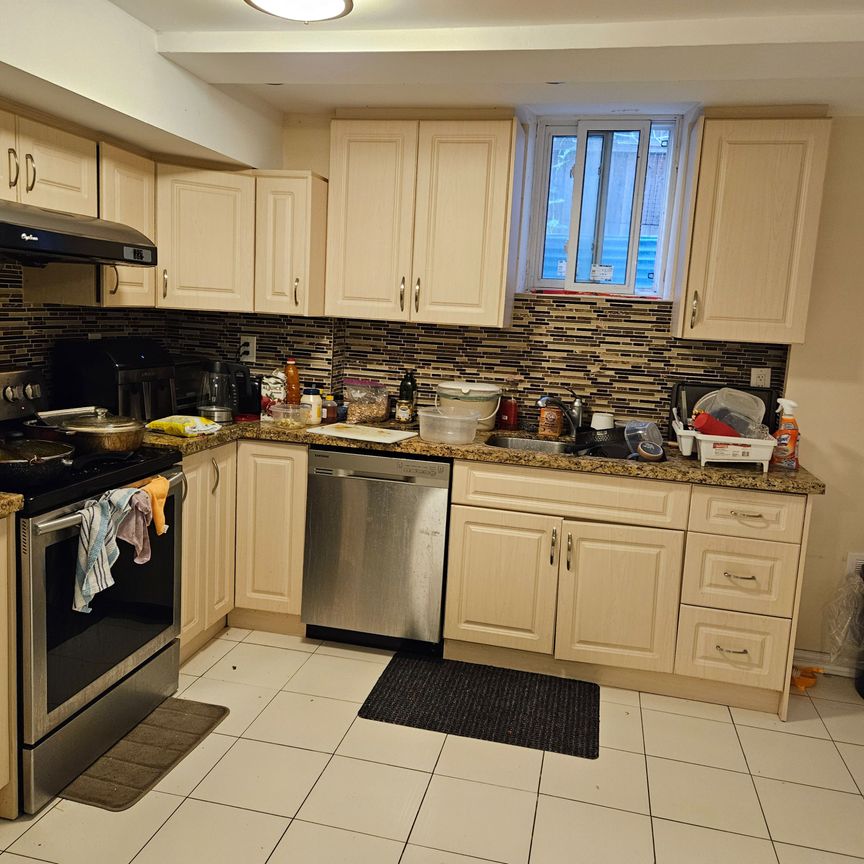 For Lease - 4329 Guildwood Way Unit# Bsmt, Mississauga, Ontario - Photo 1