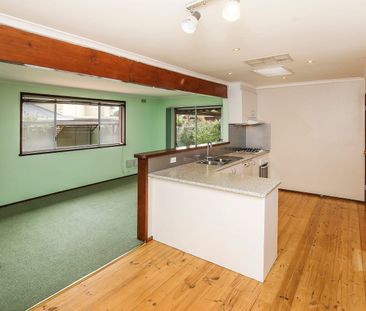 15 Galilee Crescent, Mill Park, Vic 3082 - Photo 2