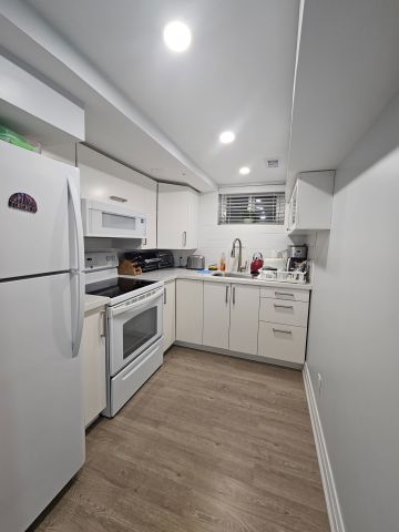 For Lease - 3489 Queenston Drive Unit# Basement apartment, Mississauga, Ontario - Photo 3