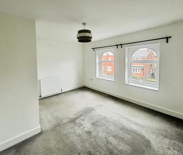 2 bedroom end of terrace house to rent - Photo 4