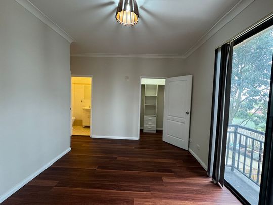 Modern Three Bedroom Townhouse&excl; - Photo 1