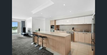 Furnished 2 Bedroom Apartment at The Cape, Varsity Lakes - Photo 2