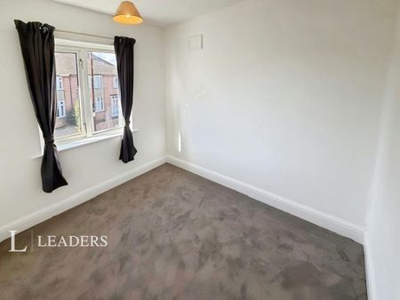 3 bedroom semi-detached house to rent - Photo 5