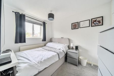 3 bedroom terraced house to rent - Photo 5