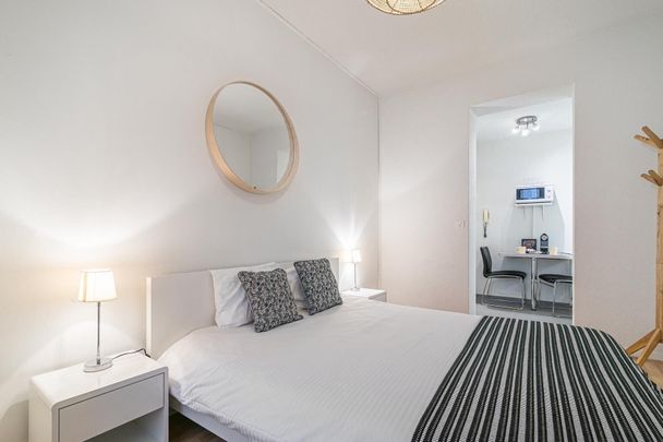 Modern furnished studio near the Lausanne train station - Rue du Simplon 10! - Photo 1