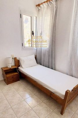 📍Ενοικιάζεται πλήρως εξοπλισμένο διαμέρισμα 50 τ.μ. στις Τρεις Εκκλησιές – κυριολεκτικά πάνω από την παραλία!, € 400, 50 τ.μ. - Photo 1