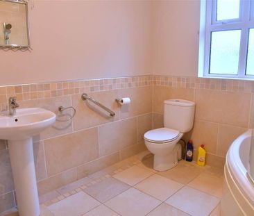 28 Tullymore Dale, Broughshane, Ballymena, BT43 7DD - Photo 5