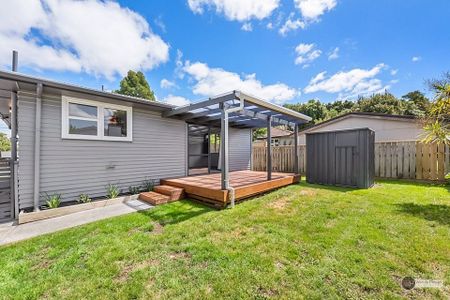 Charming 2BR Unit in Upper Hutt! - Photo 5