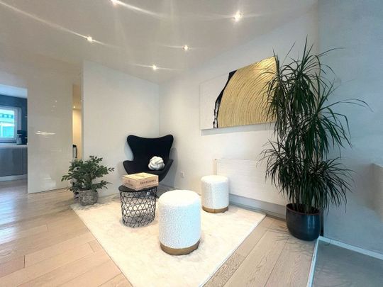 Beautiful Detached Villa in Penthalaz / 5 CHB / 2 SDB / Terrace / Pool - Photo 1