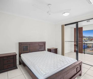 Modern top floor furnished unit close to town!! - Photo 3